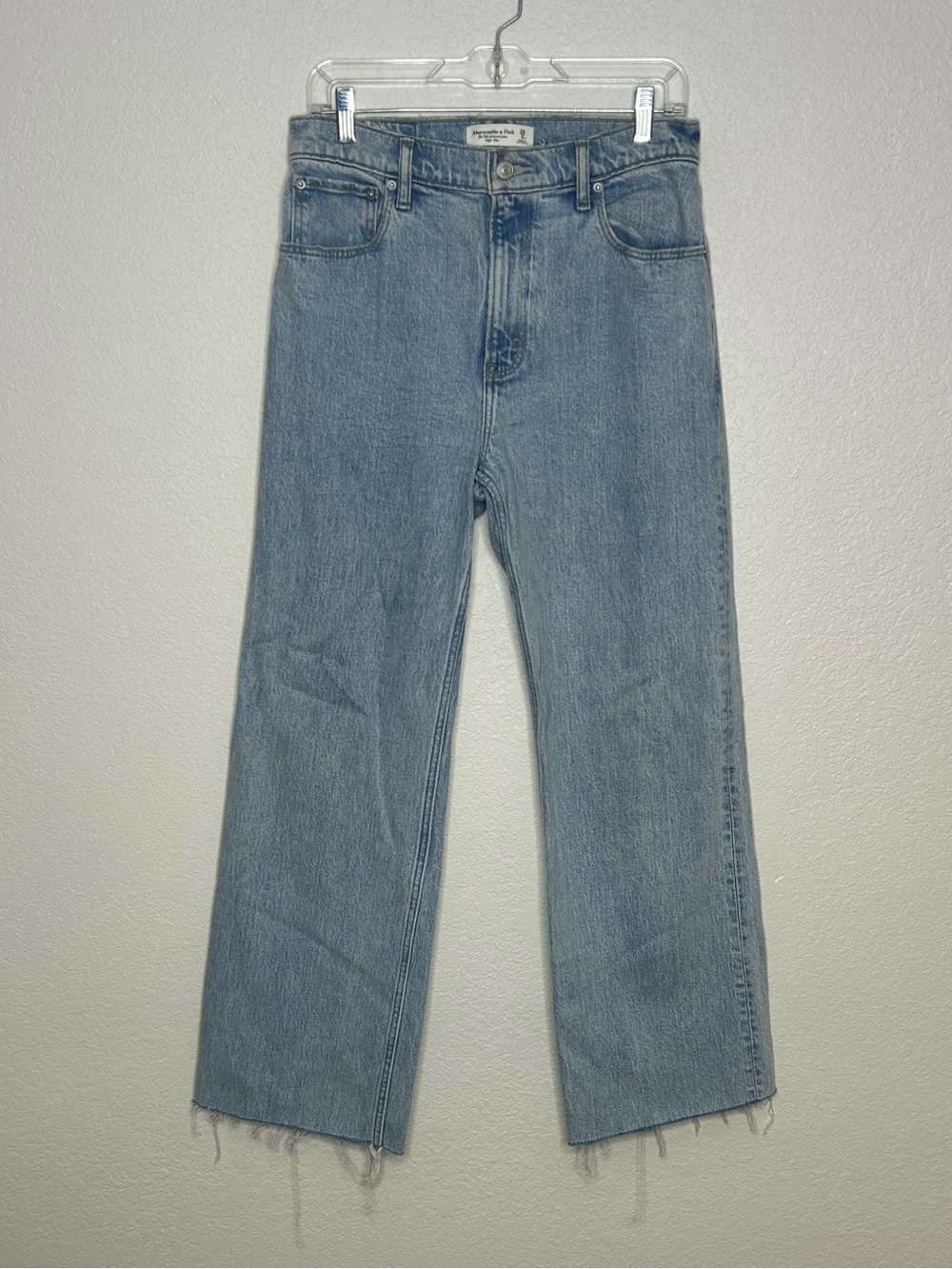 Abercrombie & Fitch Light Wash High Rise ‘90s Relaxed Jean